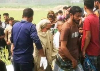 গনধর্ষণের বিচার চাওয়ায় ১৫ বছরের কিশোরীকে বাবার কাছ থেকে ছিনিয়ে নিয়ে গিয়ে খুন ; চুড়ান্ত নৈরাজ্য বাংলাদেশে 