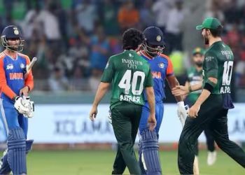 দীর্ঘ নাটকের পর ভারতের বিরুদ্ধে দলকে টি-২০ বিশ্বকাপের ম্যাচ খেলার অনুমতি দিল পাকিস্তান সরকার 