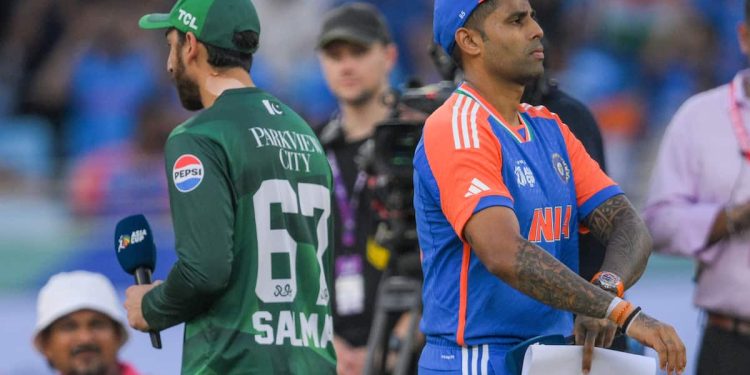 ভারত-পাকিস্তান ম্যাচে বৃষ্টির আশঙ্কা, যদি ম্যাচ বাতিল হয় তাহলে কার লাভ ?