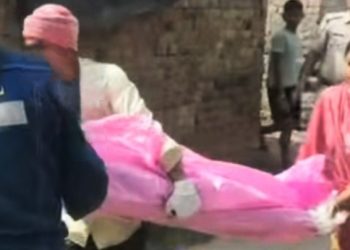 ইংরেজবাজারে নিজের বাড়িতেই বিধবা মহিলার রক্তাক্ত দেহ উদ্ধার ! ইঁট দিয়ে থেঁতলে খুন করা হয়েছে বলে সন্দেহ পরিবারের 