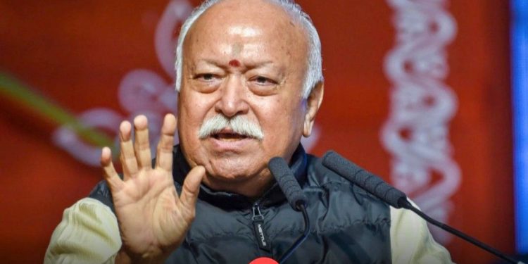 হিন্দু পরিবারগুলিতে কমপক্ষে ৩টি সন্তান নেওয়া ও ‘ঘর ওয়াপসি’-কে আরও উৎসাহিত করার বার্তা দিলেন আরএসএস প্রধান মোহন ভাগবত