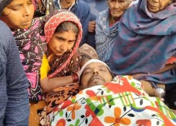 সর্ষে পেশাই মেশিনে মাফলার জড়িয়ে কার্যত বিচ্ছিন্ন হয়ে গেল বৃদ্ধ শ্রমিকের মাথা ; সাতসকালে এই বীভৎস দৃশ্য দেখে শিউরে ওঠলেন বর্ধমানের সমুদ্রগড়বাসী  