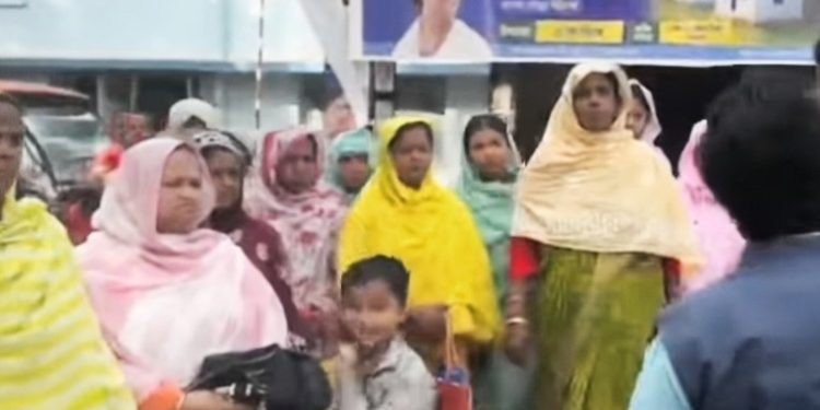 বিজেপির ফর্ম ৭ জমা দেওয়াকে কেন্দ্র করে হিলিতে শোড়গোল, তৃণমূল ও সিপিএমের এক সুর 