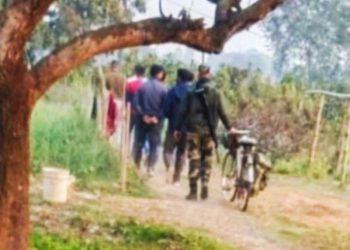 ফের দক্ষিণ দিনাজপুরের কুমারগঞ্জে কাঁটাতারহীন সীমান্তে বাংলাদেশিদের অনুপ্রবেশ 