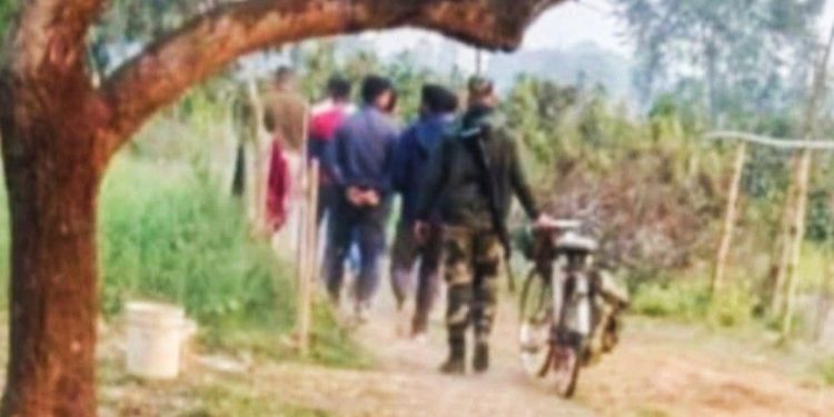 ফের দক্ষিণ দিনাজপুরের কুমারগঞ্জে কাঁটাতারহীন সীমান্তে বাংলাদেশিদের অনুপ্রবেশ 