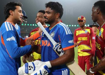 ওয়েস্ট ইন্ডিজের বিপক্ষে রেকর্ড ১৯৬ রান তাড়া করে জিতে সেমি ফাইনালে প্রবেশ করেছে ভারত 