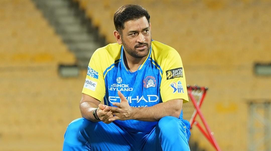 পায়ের চোটের কারণে প্রথম দুই সপ্তাহের ম্যাচ থেকে ছিটকে গেলেন ধোনি 