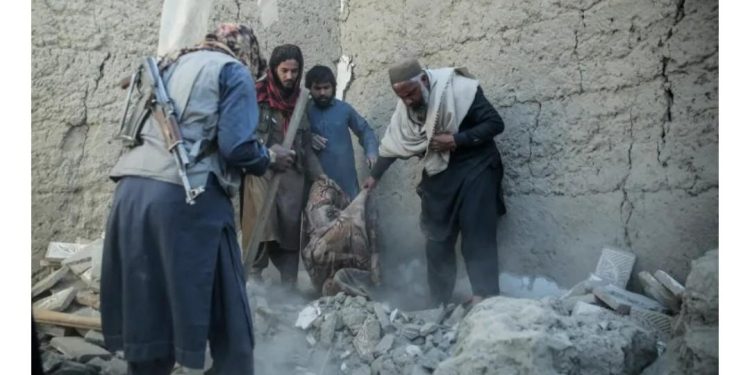 তালিবান ও পাকিস্তানের মধ্যে তুমুল সংঘর্ষ অব্যাহত ; দু’পক্ষেই ব্যাপক হতাহত, রাতের ঘুম উড়ে গেছে আফগানিদের