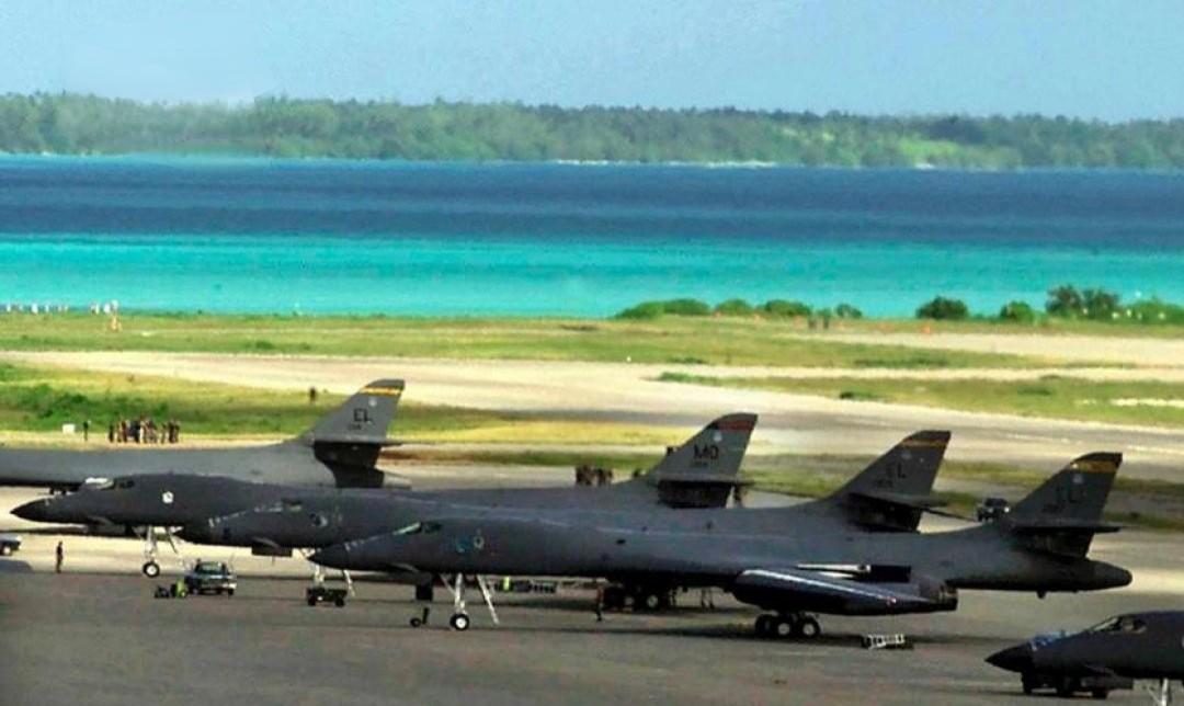 ভারত মহাসাগরের ডিয়েগো গার্সিয়া দ্বীপে মার্কিন-ব্রিটিশ যৌথ সামরিক ঘাঁটিতে দুটি ব্যালিস্টিক ক্ষেপণাস্ত্র নিক্ষেপ করেছে ইরান