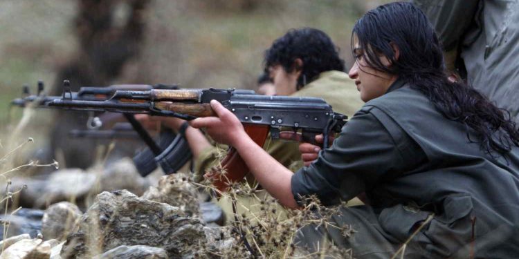 হাজার হাজার ইরাকি কুর্দি ইরানে স্থল আক্রমণ শুরু করেছে : রিপোর্ট 