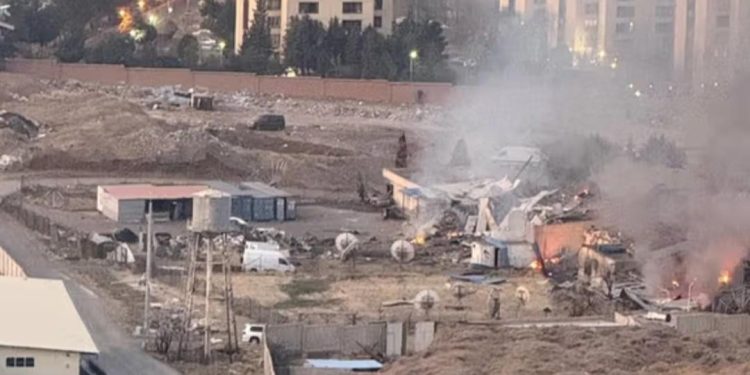 তেহরান, কারাজ, খোরামাবাদ এবং সানন্দজসহ ইরানের একাধিক শহরে বিধ্বংসী হামলা চালিয়েছে মার্কিন-ইসরায়েল যৌথ বাহিনী 