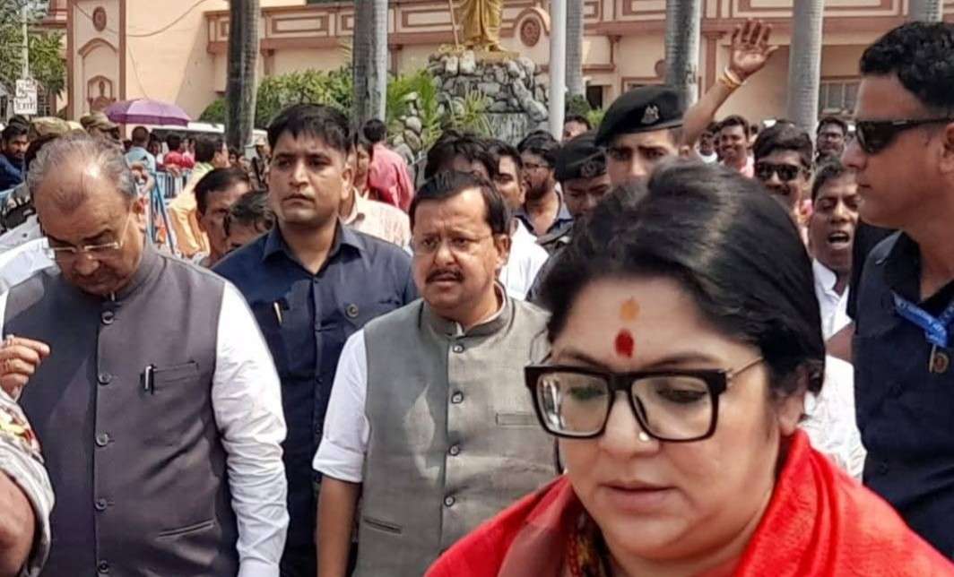 “বাংলায় অবাধে নামাজ পড়া যায়, কিন্তু পূজার জন্য আদালতের অনুমোদন প্রয়োজন” : রাজ্য সরকারের বিরুদ্ধে ‘দ্বৈত নীতি’র অভিযোগ নিতিন নবীনের 