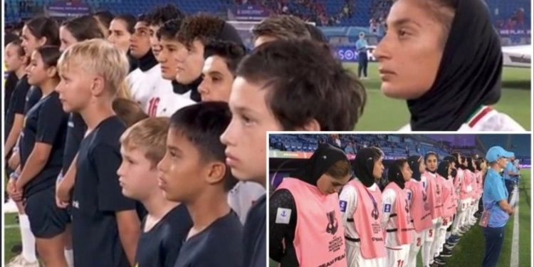 ভারতে বুক চাপড়ে কান্নাকাটি দেখা গেলেও খেলার মাঠেও খোমিনির বিরুদ্ধে প্রতিবাদে সরব ইরানি মহিলা ফুটবল দল 