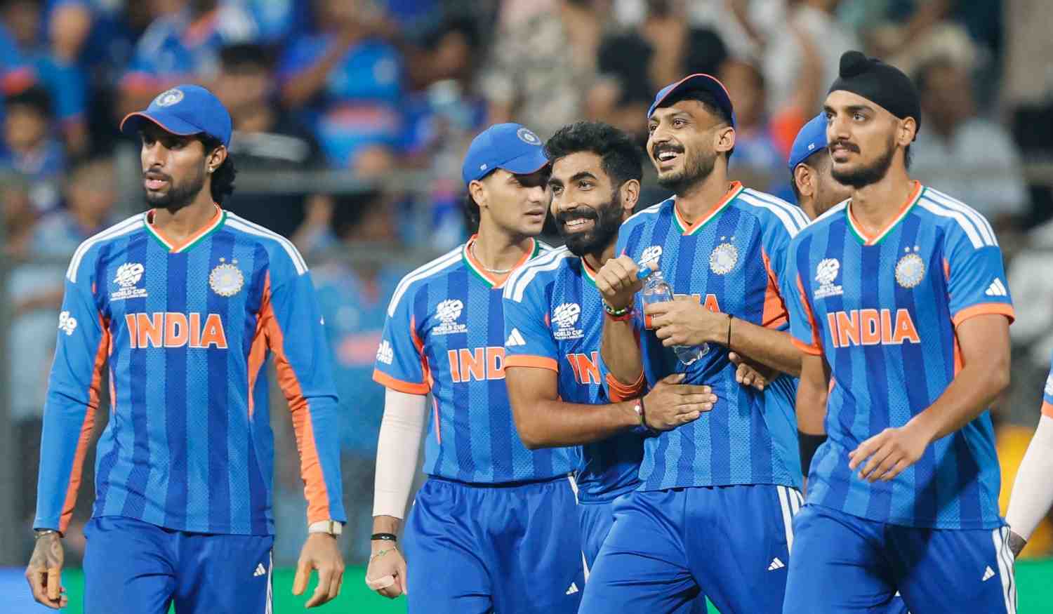 ইংল্যান্ডকে ৭ রানে হারিয়ে ফাইনালে ভারত 