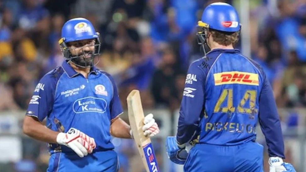 রোহিত ও রিকলেটনের দুর্দান্ত ব্যাটিংয়ে কলকাতাকে বিধ্বস্ত করল মুম্বাই 