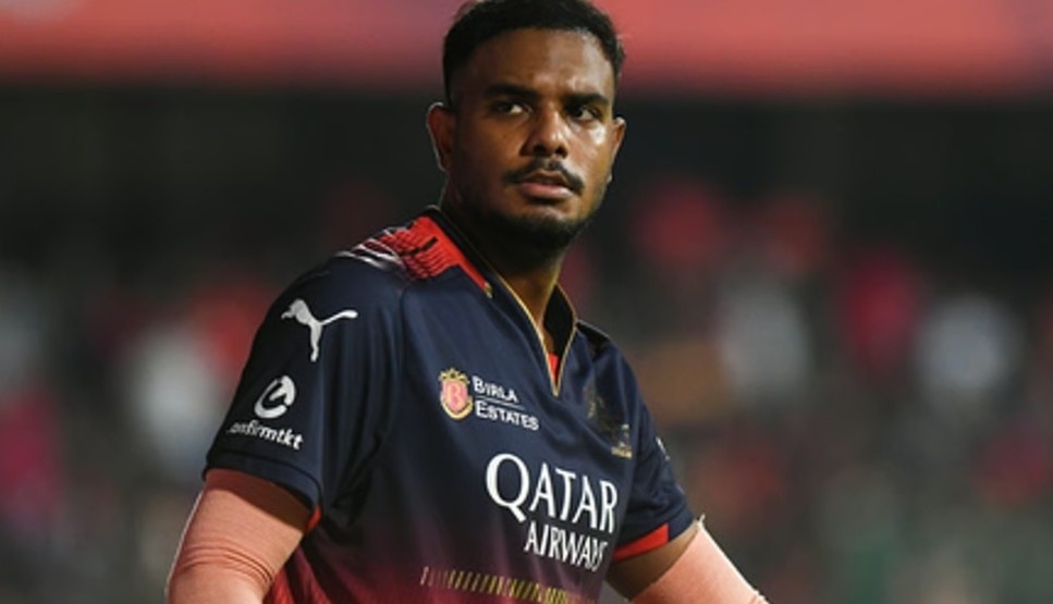 প্রথম ম্যাচের আগেই আরসিবি-র জন্য ধাক্কা; যৌন হয়রানির দুই মামলার কারনে ছিটকে গেলেন দলের অন্যতম প্রধান পেসার যশ দয়াল 