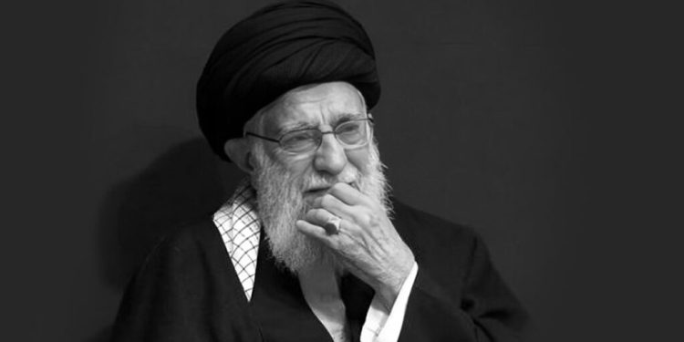 আলি খোমেনি : মাদ্রাসার ছাত্র থেকে নৃশংস স্বৈরশাসক হয়ে ওঠার কাহিনী