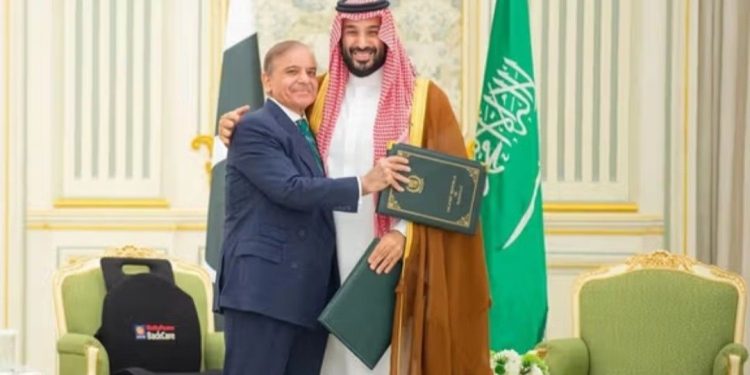 সৌদি আরব আক্রমণ না করার জন্য ইরানকে হুঁশিয়ারি দিল পাকিস্তান 