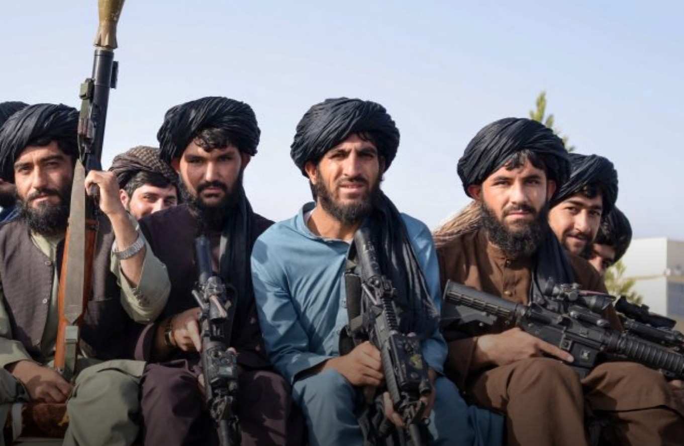 তালিবানের পোশাক পরা ডাকাতদলের অত্যাচারে অতিষ্ঠ আফগানিরা বলছে :  ‘তালেবানদের আমলে আমাদের শান্তি চলে গেছে” ; সবচেয়ে বেশি ডাকাতির ঘটনা ঘটেছে রমজান মাসে ও ইফতারের সময়