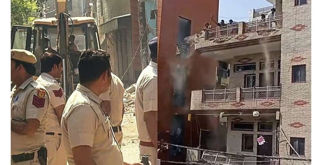 দিল্লিতে হিন্দু যুবককে পিটিয়ে হত্যায় মূল অভিযুক্ত উমরউদ্দিনদের বাড়িতে বুলডোজার চালিয়ে ভেঙে ফেলা হল 