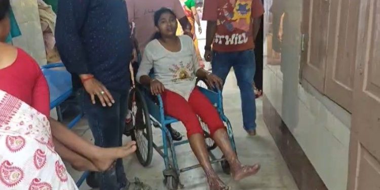 শান্তিপুরে দোল মহোৎসবে খিচুড়ির  বিশাল কড়াই উল্টে গুরুতর দগ্ধ ৩ শিশু ও এক মহিলা