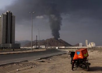 সংযুক্ত আরব আমিরাতে ফের ব্যালিস্টিক ক্ষেপণাস্ত্র দিয়ে হামলা চালালো ইরান 