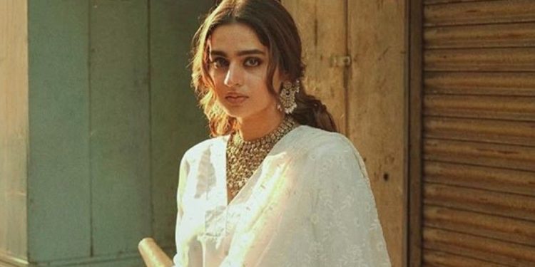 ‘প্রায় প্রতিদিনই আমাকে যৌন নির্যাতন করা হয়’ : চাঞ্চল্যকর তথ্য প্রকাশ্যে আনলেন অভিনেত্রী আয়েশা খান