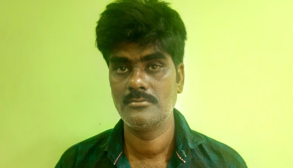 মঙ্গলকোটে গৃহস্থের বাড়িতে চুরির ঘটনায় ধৃত দুষ্কৃতীর দেখানো জায়গায় চোরাই টাকা ও গহনা উদ্ধার করল পুলিশ, চোরাই গহনা সহ গ্রেপ্তার নদীয়ার স্বর্ণকার 