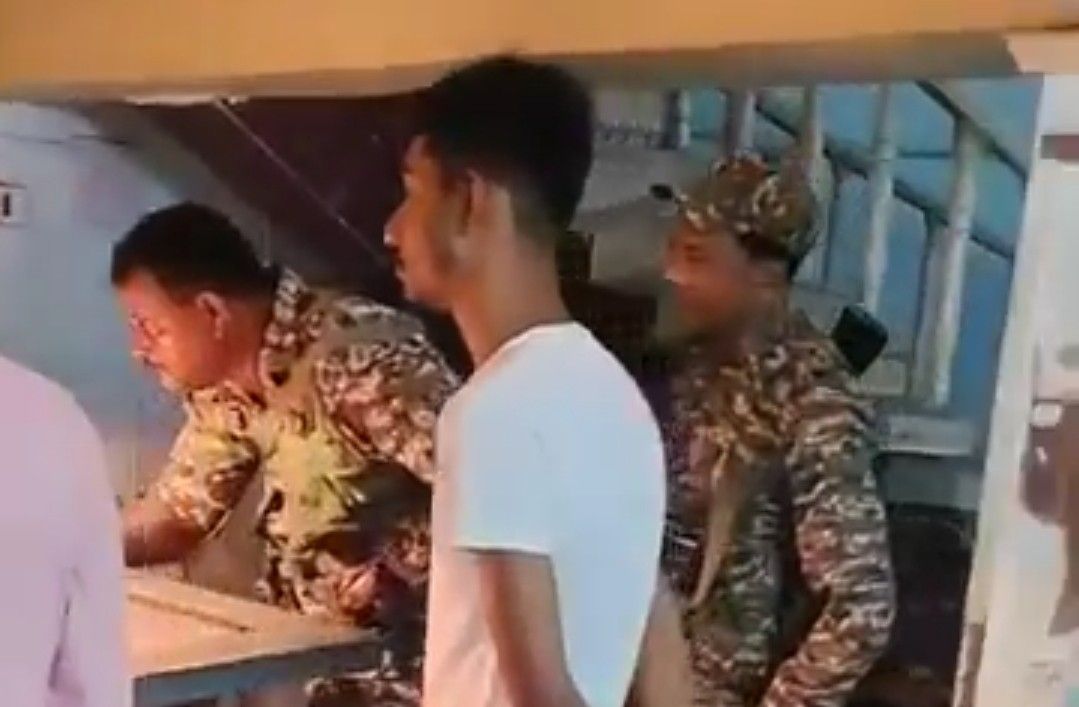 সিউড়িতে তৃণমূলের পার্টি অফিসে ক্যারাম খেলে সাসপেন্ড ৩ সেনা জওয়ান 