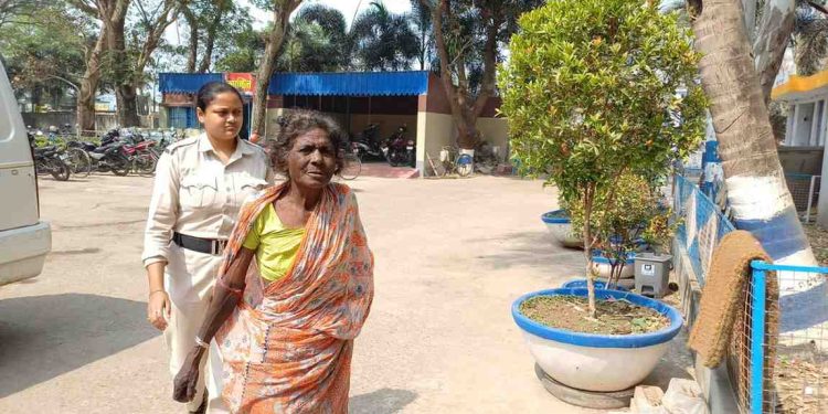 ভাতারে পুত্রবধূর উপর অ্যাসিড হামলার ঘটনায় গ্রেপ্তার শাশুড়ি