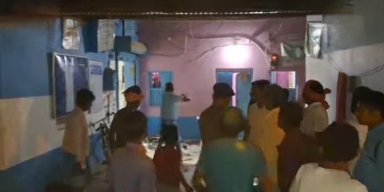 মানিকচকে হোলির দিন শুট আউটের ঘটনায় গুলিবিদ্ধ এক কিশোরের মৃত্যু,এনিয়ে মৃত্যু হল ২ জনের, হাসপাতালে চিকিৎসাধীন আরও ৪ 