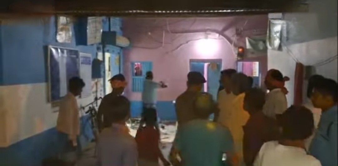 মানিকচকে হোলির দিন শুট আউটের ঘটনায় গুলিবিদ্ধ এক কিশোরের মৃত্যু,এনিয়ে মৃত্যু হল ২ জনের, হাসপাতালে চিকিৎসাধীন আরও ৪ 