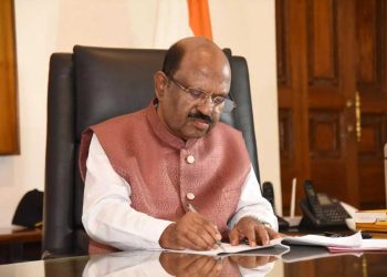 অজ্ঞাত কারনে হঠাৎ পদত্যাগ করলেন রাজ্যপাল সিভি আনন্দ বোস ; নেপথ্যে তৃণমূলের হাত দেখছে বিজেপি