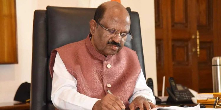 অজ্ঞাত কারনে হঠাৎ পদত্যাগ করলেন রাজ্যপাল সিভি আনন্দ বোস ; নেপথ্যে তৃণমূলের হাত দেখছে বিজেপি