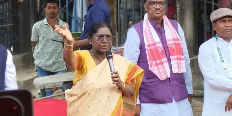 দেশের রাষ্ট্রপতিকেও সভা করার অনুমতি না দেওয়ার অভিযোগ উঠল মুখ্যমন্ত্রী মমতা ব্যানার্জির বিরুদ্ধে 