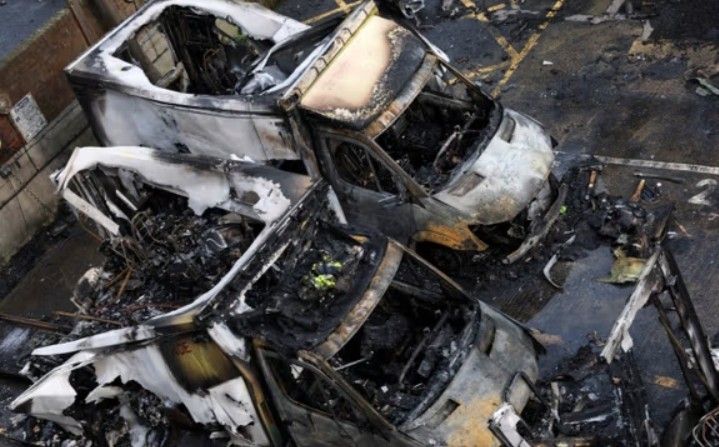 লন্ডনে ইহুদি সংস্থার অ্যাম্বুলেন্সে আগুন ধরানোর ঘটনায় ২ সন্ত্রাসীকে গ্রেপ্তার করেছে ব্রিটিশ পুলিশ 