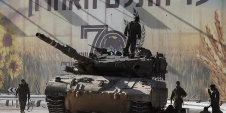 সন্ত্রাসী গোষ্ঠী হিজবুল্লাহকে নির্মুল করতে দক্ষিণ লেবাননে ঢুকে পড়েছে ইসরায়েলি সেনাবাহিনীর ট্যাঙ্ক ; ইরানিদের হাতে অস্ত্র তুলে নেওয়ার আহ্বান জানালেন প্রিন্স রেজা পাহলভি