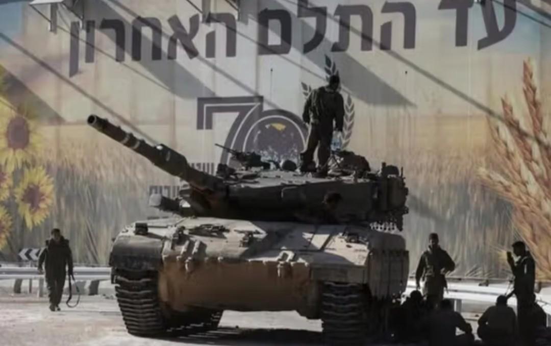 সন্ত্রাসী গোষ্ঠী হিজবুল্লাহকে নির্মুল করতে দক্ষিণ লেবাননে ঢুকে পড়েছে ইসরায়েলি সেনাবাহিনীর ট্যাঙ্ক ; ইরানিদের হাতে অস্ত্র তুলে নেওয়ার আহ্বান জানালেন প্রিন্স রেজা পাহলভি