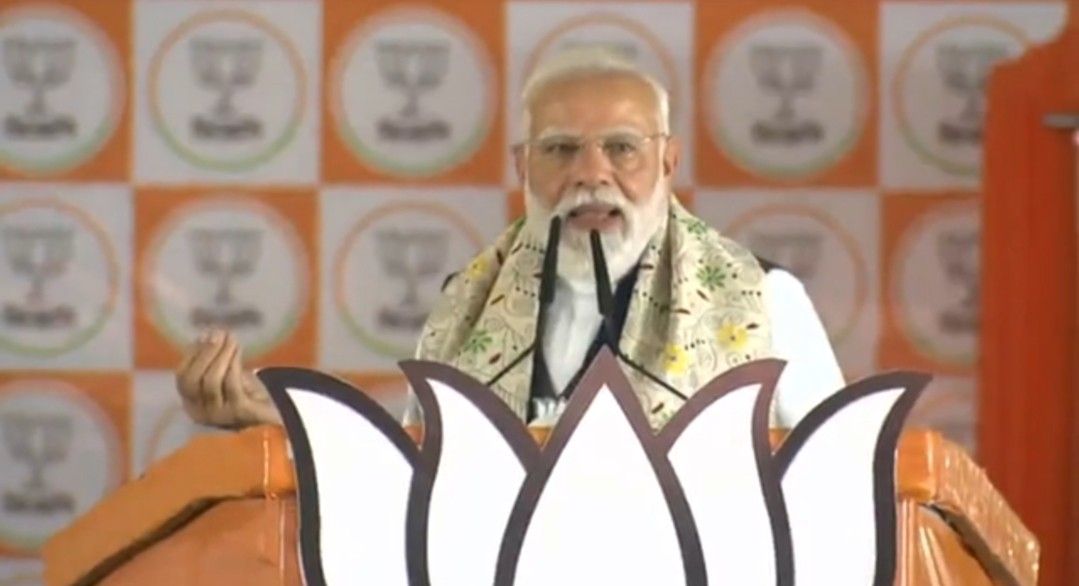 শিল্পাঞ্চল আসানসোলে তৃণমূলের “সিন্ডিকেট রাজ”-এর বিরুদ্ধে সরব হলেন নরেন্দ্র মোদী ; রাজ্যের নারী নিরাপত্তা নিয়ে তুলোধুনো করলেন রাজ্য সরকারকে 