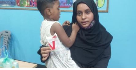 জ্বরের চিকিৎসা নিতে আসা শিশুকে কুকুরে কামড়ানোর টিকা দিয়ে দিয়ে বাংলাদেশি ডাক্তার আবু ইউসুফ বললেন : “ওতে কিছু হবে না”