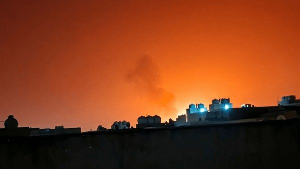 ইরানের ড্রোন-ক্ষেপণাস্ত্র হামলার পর ভয়াবহ আগুন লেগে গেল সৌদি আরবের আল জুবাইল শিল্প শহরে ; বৈশ্বিক জ্বালানি বাজারের ওপর বড় ধরনের প্রভাব ফেলার আশঙ্কা ! 