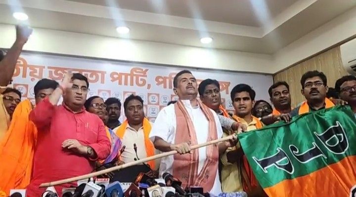 ক্যানিং ও গোসাবায় তৃণমূলে বড়সড় ভাঙন ধরালো বিজেপি ; “সন্দেশখালি-হিঙ্গলগঞ্জ থেকে সাগর পর্যন্ত একটা আসনও তৃণমূল এবারে পাবে না” : বললেন শুভেন্দু অধিকারী  