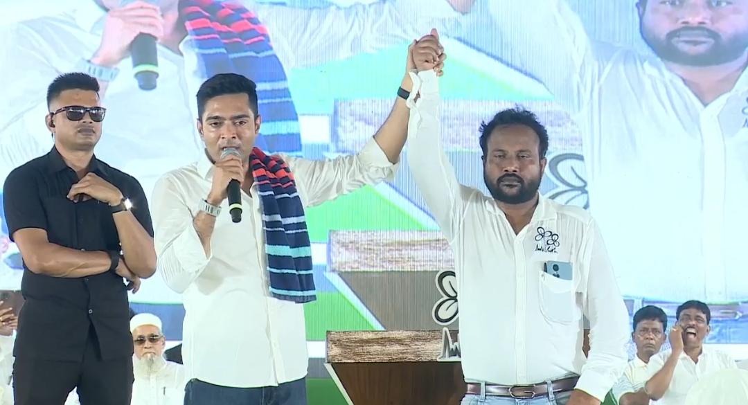 ওরা দেশ ভাগ করতে চেয়েছিল,সংবিধান পাল্টাতে চেয়েছিল – আমরা করতে দিইনি : বিজেপিকে অভিষেকের তোপ 