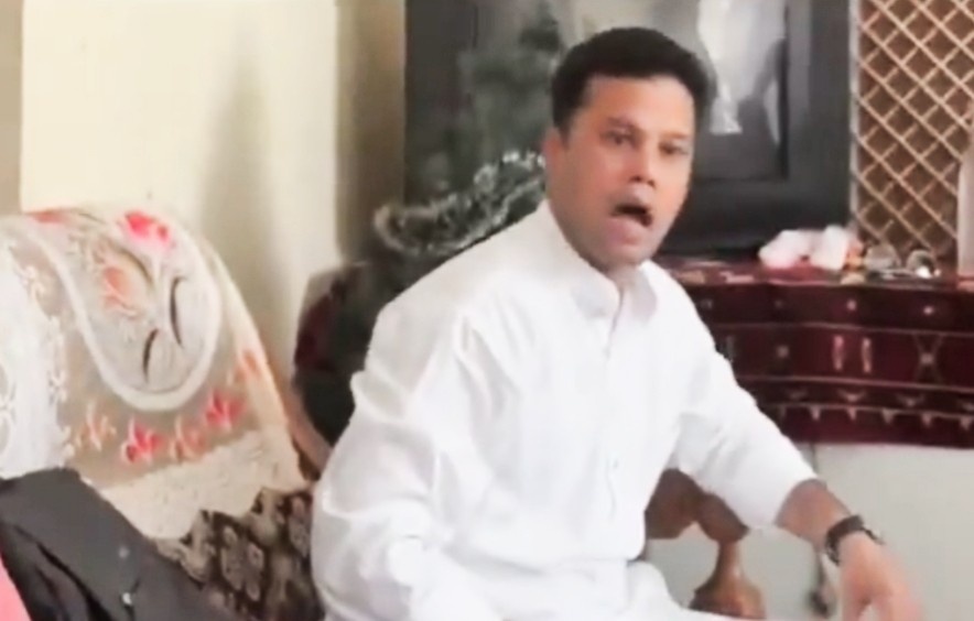 হিন্দু ছাত্রীদের ধর্ম পরিবর্তনের জন্য চাপ ও দেবদেবীদের নিয়ে কুমন্তব্য করার অভিযোগে কোচিং সেন্টারের শিক্ষক সোহেল আহমেদ খানকে গ্রেপ্তার করে জেলে পাঠিয়েছে ইউপির ঝাঁসি পুলিশ 