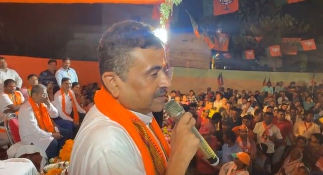 “মন্দিরের পুরোহিতরা বিজেপিকে ভোট দিতে বলে না, কিন্তু ইমামরা মমতাকে ভোট দিতে বলে, হিন্দুরা কবে এক হবেন ?” : শুভেন্দু অধিকারী 