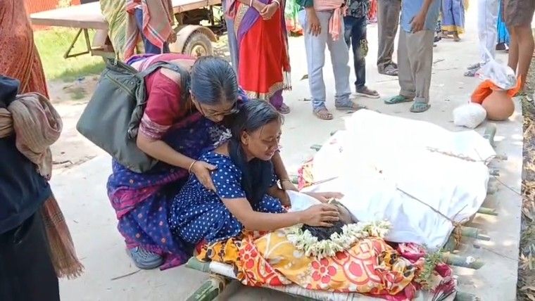 পূর্বস্থলীতে এক হকারের হৃদরোগে মৃত্যু, ভোটার তালিকায় নাম “ডিলিটেড” হয়ে যাওয়ার আতঙ্ক বলে দাবি করছে পরিবার ও তৃণমূল