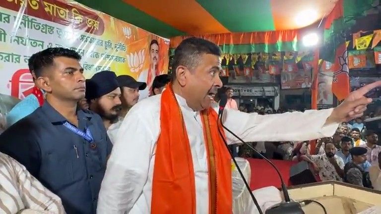 “আমি যদি সনাতনীর বাচ্ছা হই, এদের চৌরাস্তায় দাঁড় করিয়ে জয় শ্রীরাম বলিয়ে ছাড়ব” : কাদের উদ্দেশ্যে হুঁশিয়ারি দিলেন শুভেন্দু ?