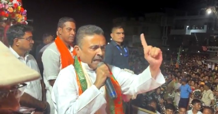 “বিজেপির সরকার হচ্ছে হচ্ছে হচ্ছে,ভবানীপুরে মুখ্যমন্ত্রী হারছেন হারছেন হারছেন” : বললেন আত্মবিশ্বাসী শুভেন্দু 