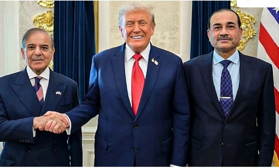 আলোচনা নিয়ে অনিশ্চয়তার মধ্যে যুদ্ধবিরতির মেয়াদ বৃদ্ধি ; শান্তি প্রক্রিয়ার জন্য ইরানকে আর একটি সুযোগ, ট্রাম্পকে ধন্যবাদ জানালেন পাকিস্তানের প্রধানমন্ত্রী 