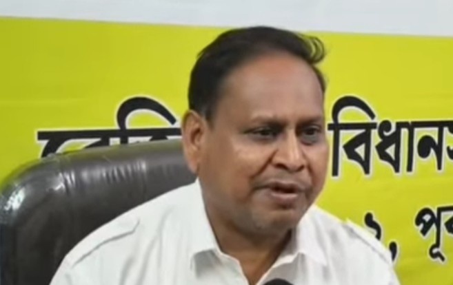 বিজেপির সঙ্গে আঁতাতের দাবি করে ভিডিও ভাইরাল করায় মমতা,অভিষেক, কুণাল, ফিরহাদের বিরুদ্ধে মানহানীর মামলার হুমকি দিলেন হুমায়ূন কবীর 